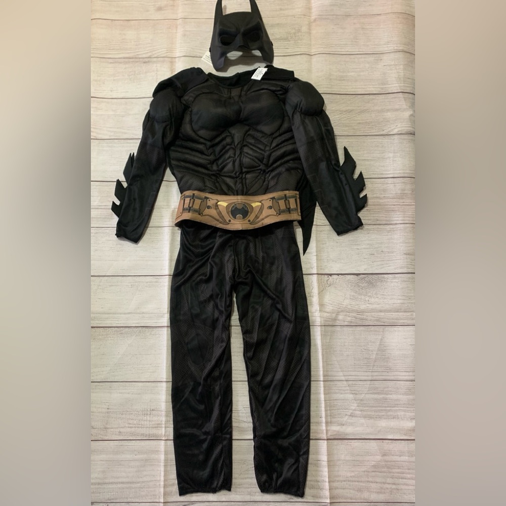 Batman costume for boy size S 4-6